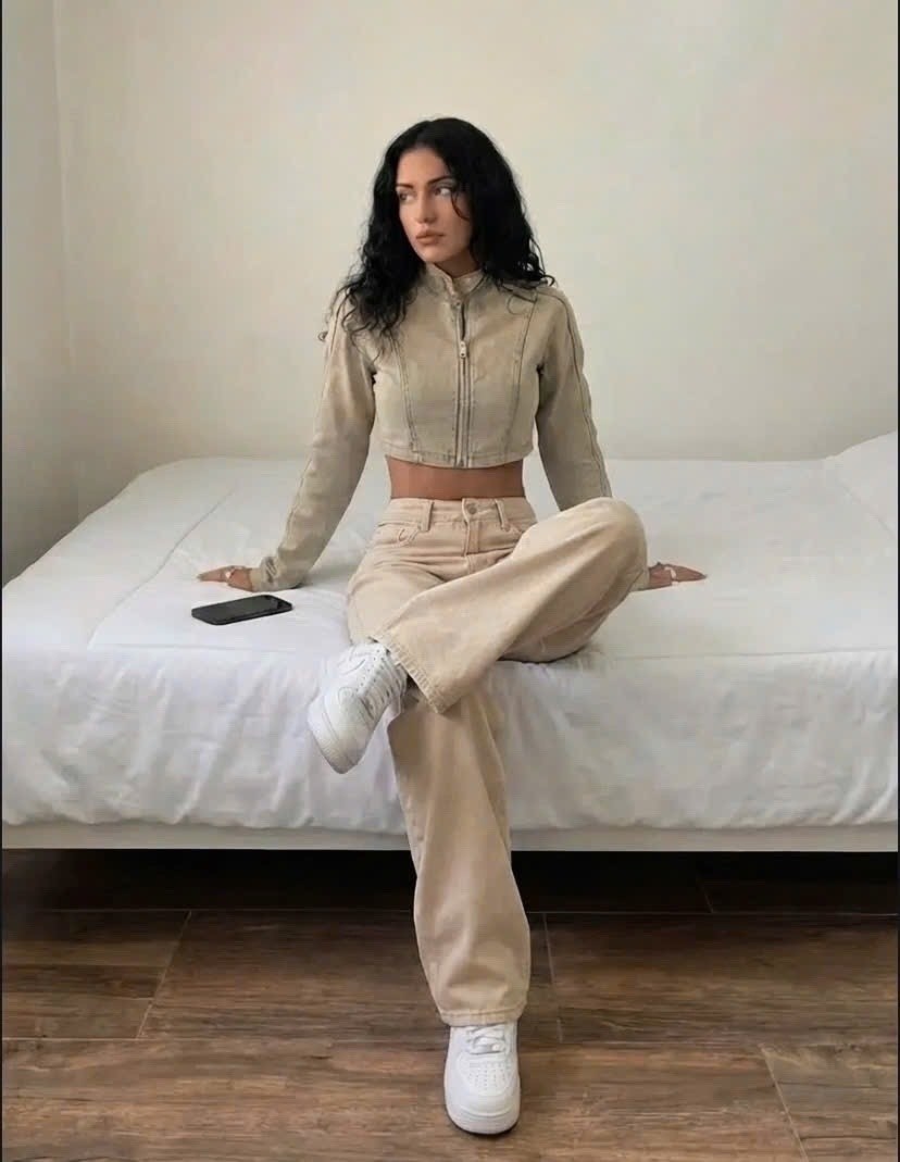 бежевые широкие джинсы,джинсы бежевые,брюки повседневные модные,широкие брюки,широкие женские джинсы