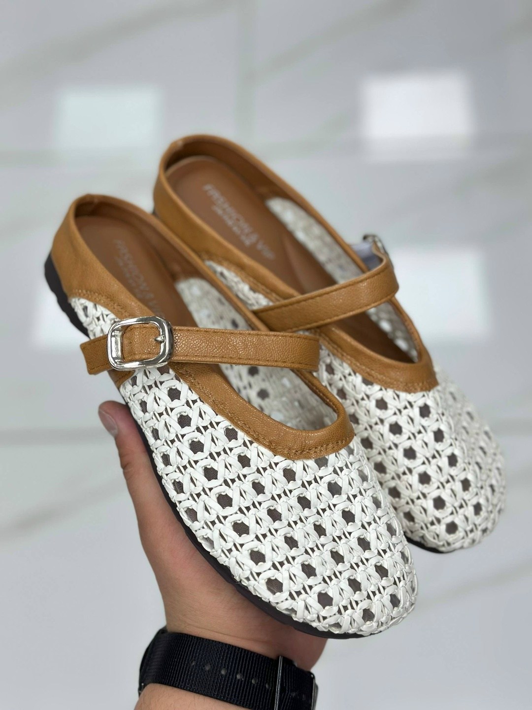 ,стильные босоножки,женская летняя ,женские босоножки,туфли с перфорацией