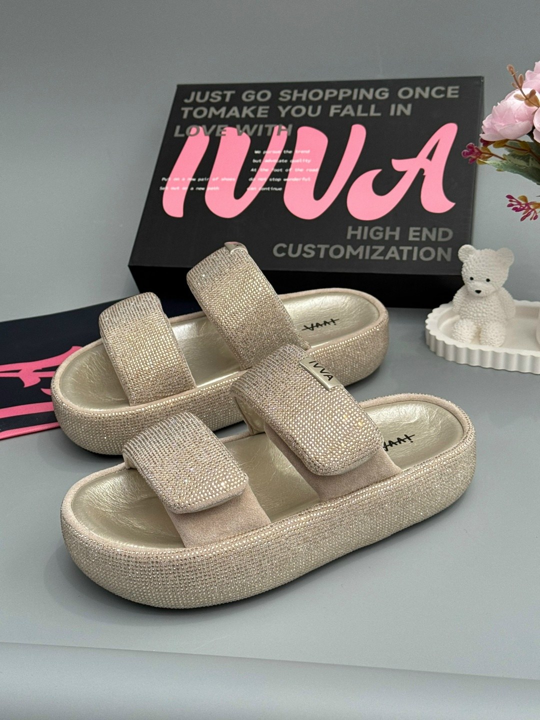 ,женские шлепанцы,шлепки женские, женская,модные тапочки