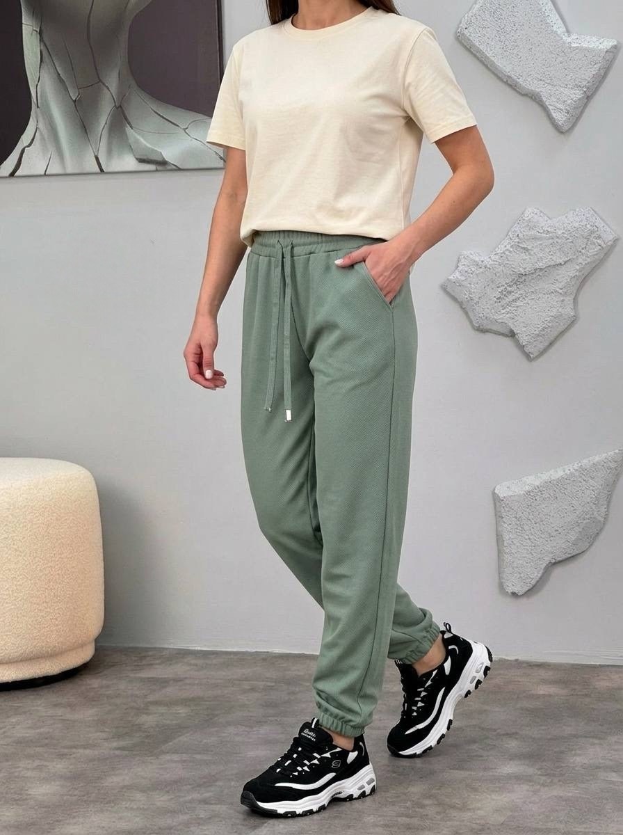 серые спортивные штаны,серые спортивные штаны женские,женские серые спортивные штаны на резинке с,спортивные штаны женские,брюки спортивные