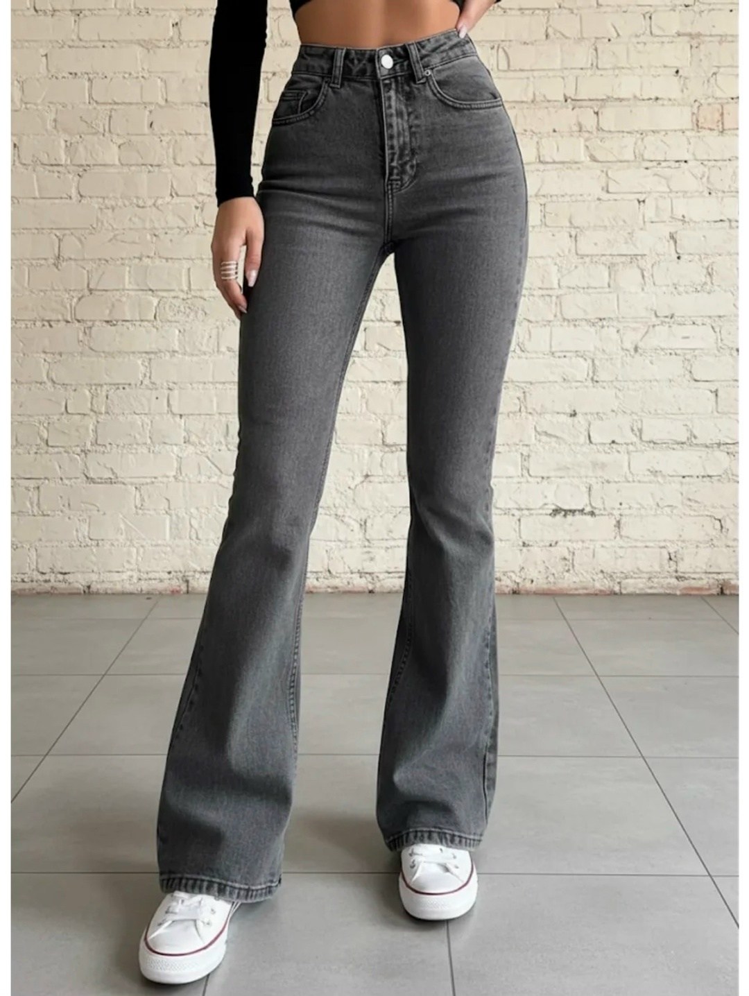 серые эластичные расклешенные джинсы для женщин,джинсы клеш,джинсы клеш женские,джинсы-клеш женские с завышенной талией,серые джинсы клеш