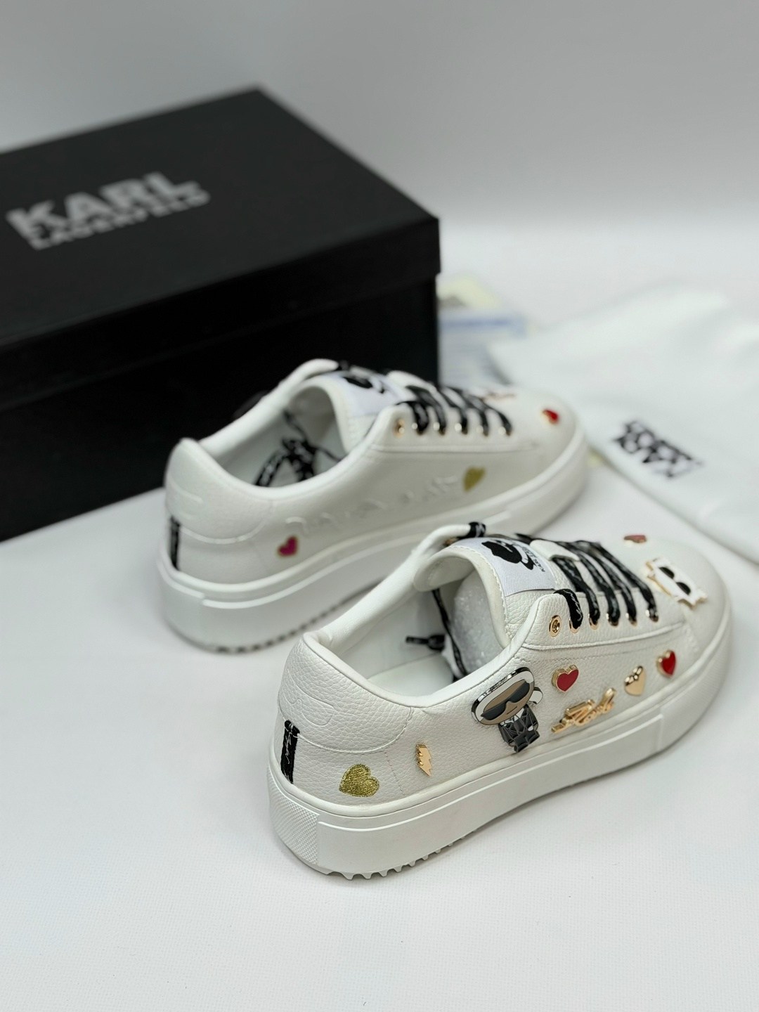 кроссовки cate pins на шнуровке karl lagerfeld белый,,кроссовки cate sneaker karl lagerfeld paris белый,кеды karl lagerfeld,кроссовки карл лагерфельд