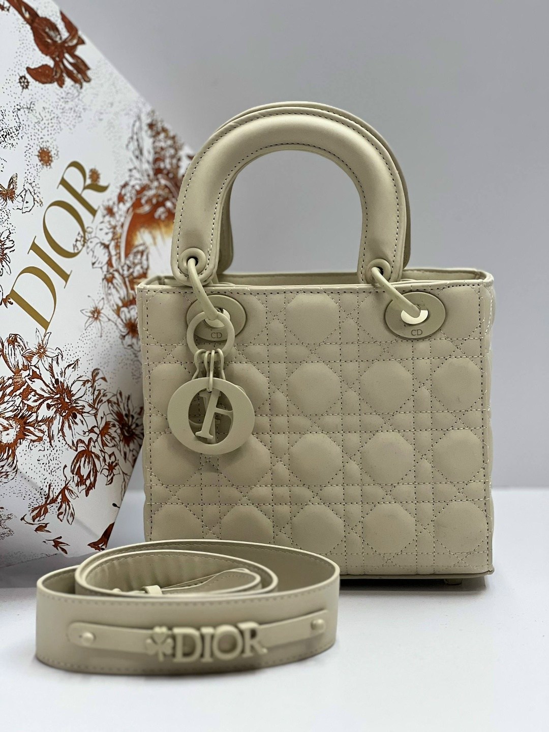 dior сумка,сумка диор,сумочка диор бежевая,сумка dior lady dior my abcdior,сумка леди диор