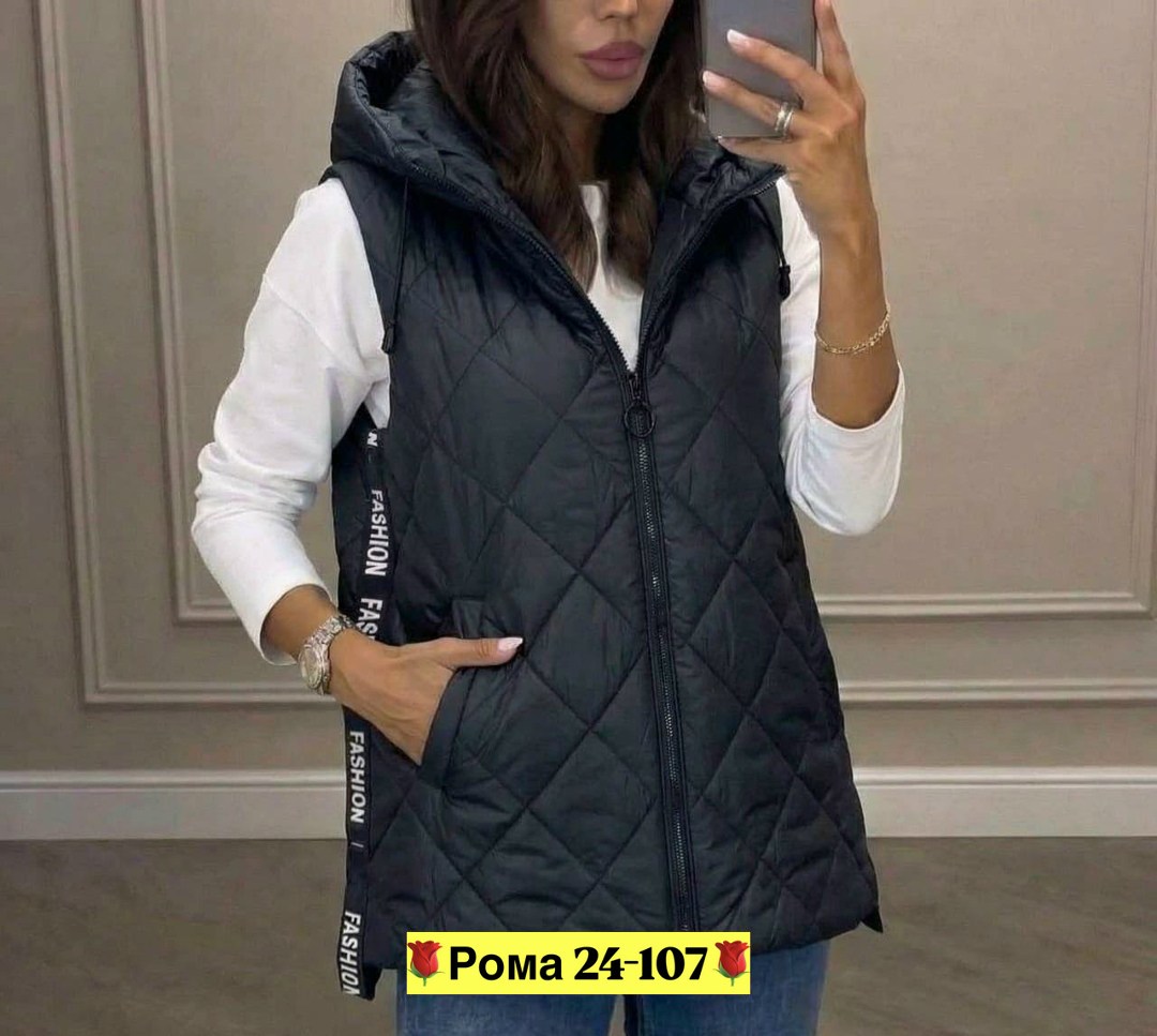 женская жилетка,жилет женский,жилетка,жилетка на синтепоне,жилетка женская с капюшоном