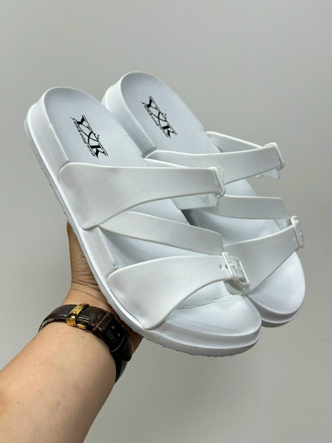 ,женские шлепанцы,шлепки женские,модные тапочки,сандалии