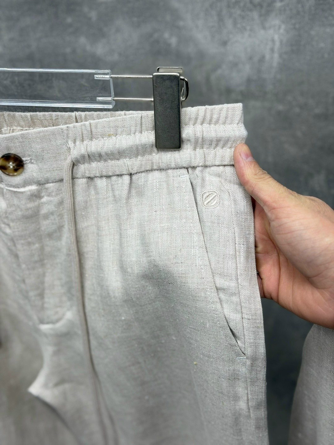 льняной костюм brunello cucinelli,мужской костюм льняной,льняной костюм tom ford,костюм льняной,льняной костюм мужской tom ford