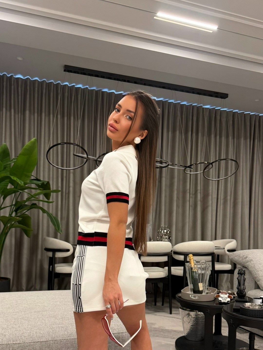 женский костюм с юбкой,стильные костюмы,костюм с юбкой,женские костюмы,модные наряды