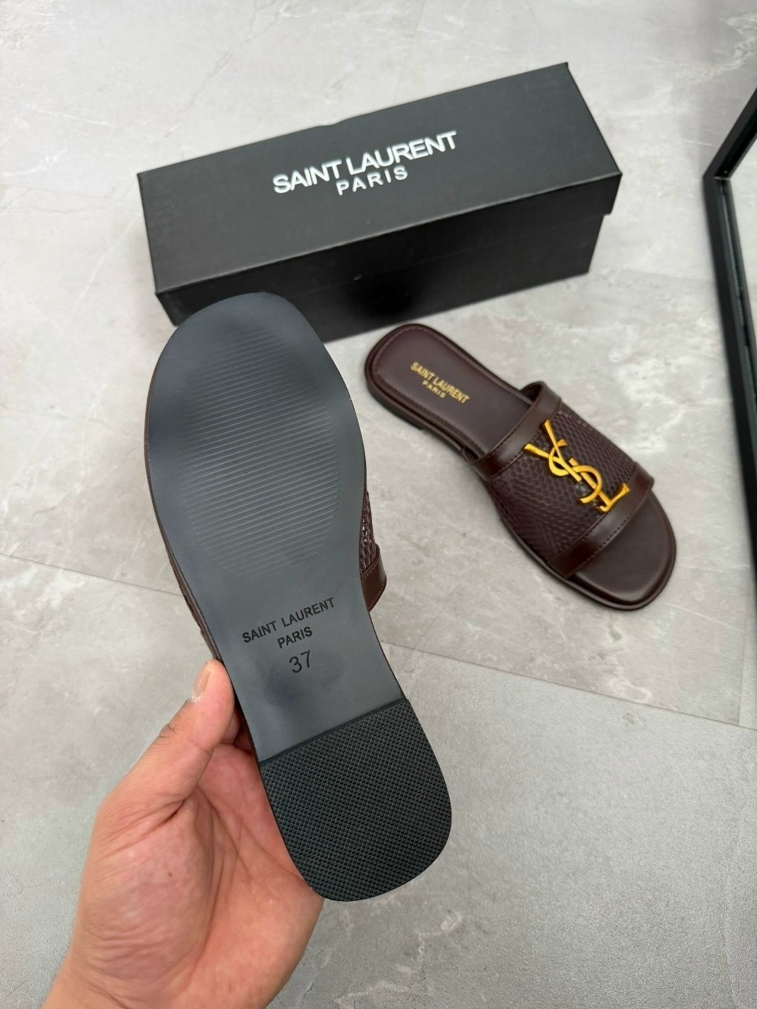 ,шлепанцы женские,босоножки yves saint laurent,шлепки ив сен лоран,босоножки женские