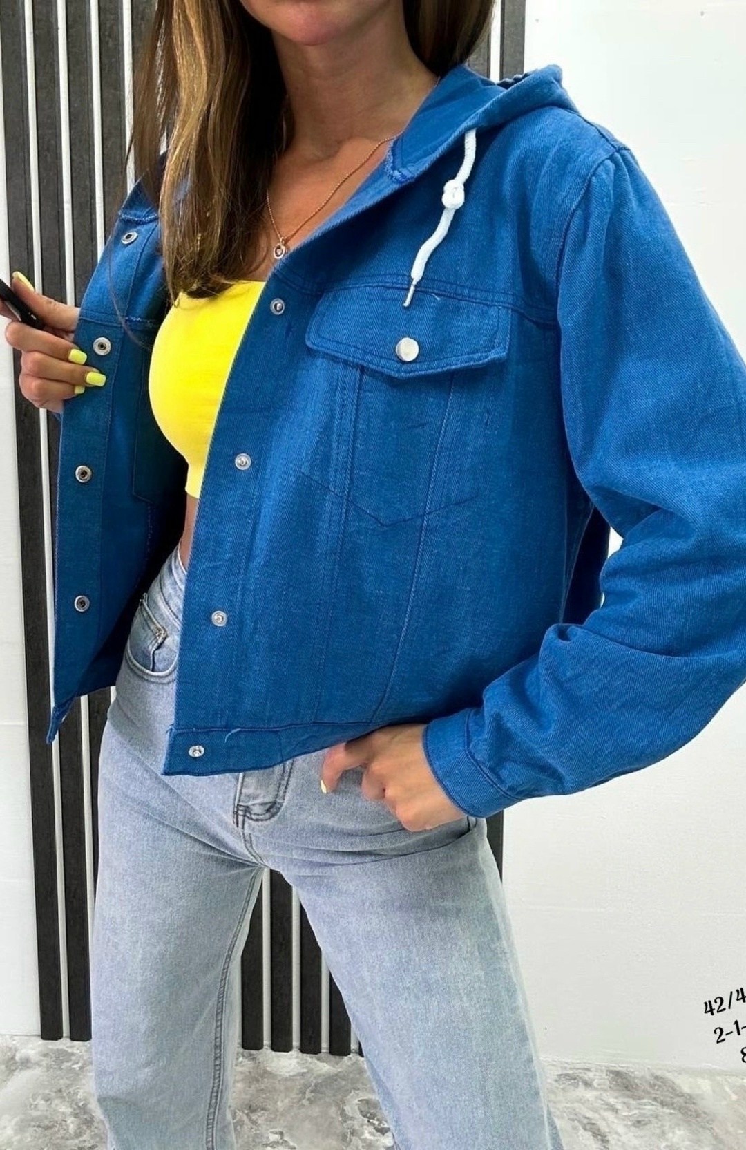 джинсовая куртка женская,куртка джинсовая,женская джинсовая куртка с капюшоном,джинсовка с капюшоном женская ,джинсовая куртка с капюшоном