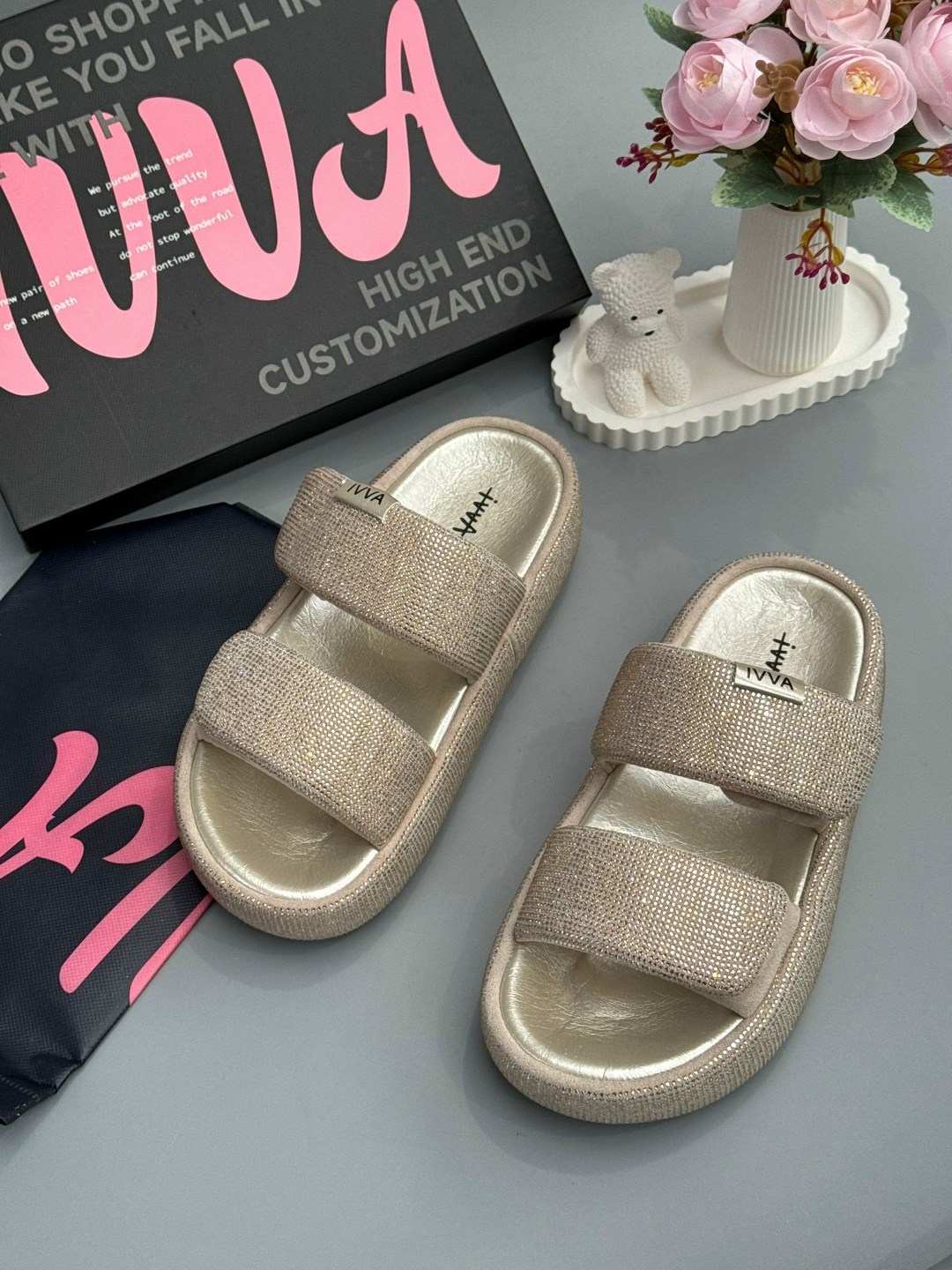 ,женские шлепанцы,шлепки женские, женская,модные тапочки