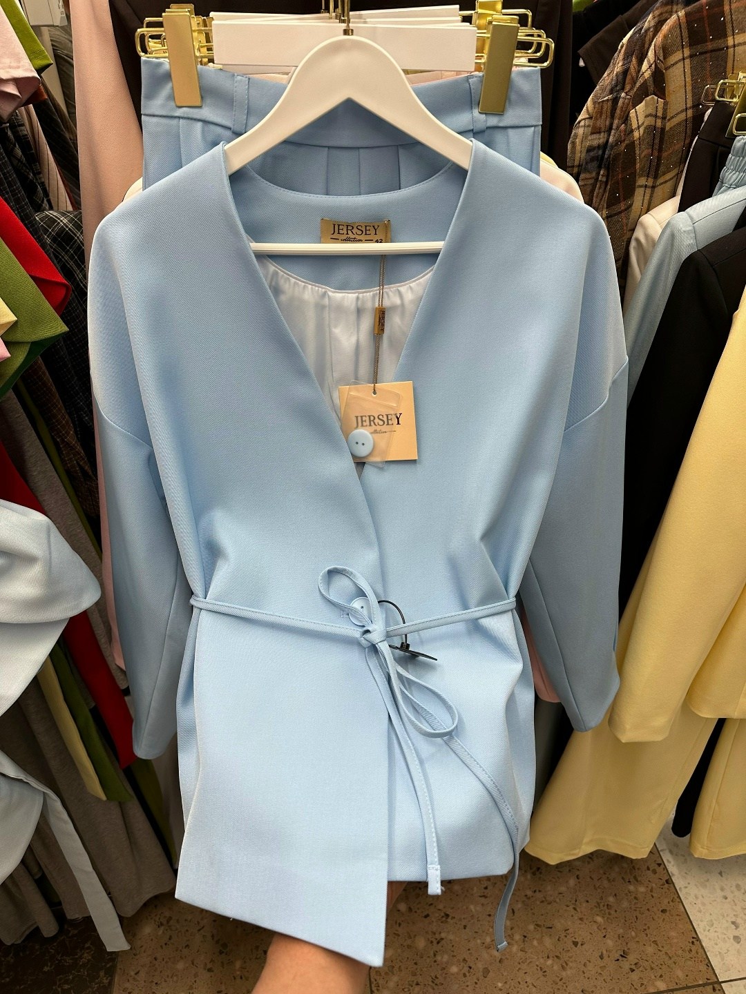 жакет,женские жакеты,женские пиджаки,жакет и брюки,жакет с поясом