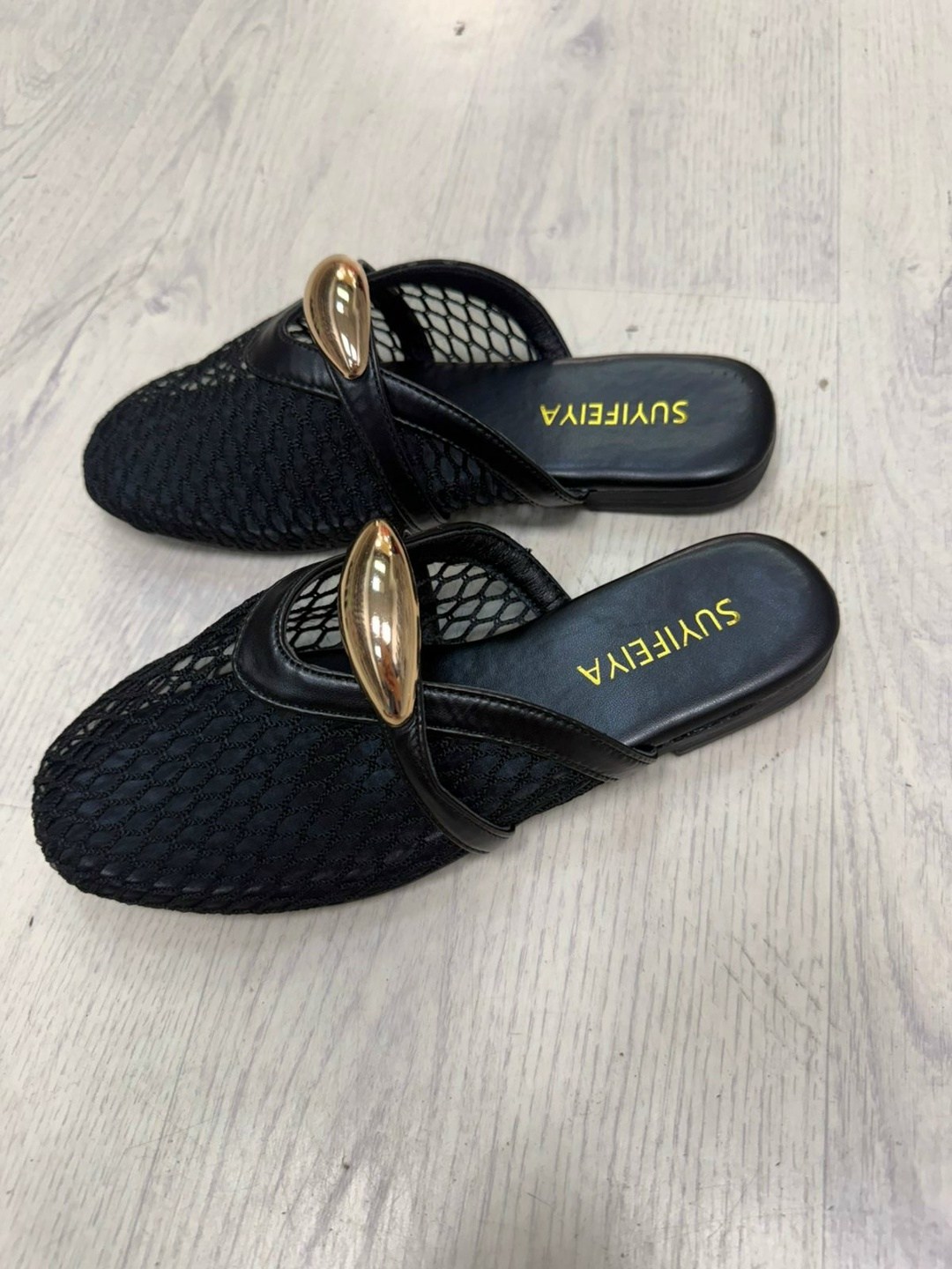 ,шлепанцы женские,модные тапочки,летние шлепанцы,шлепанцы белые