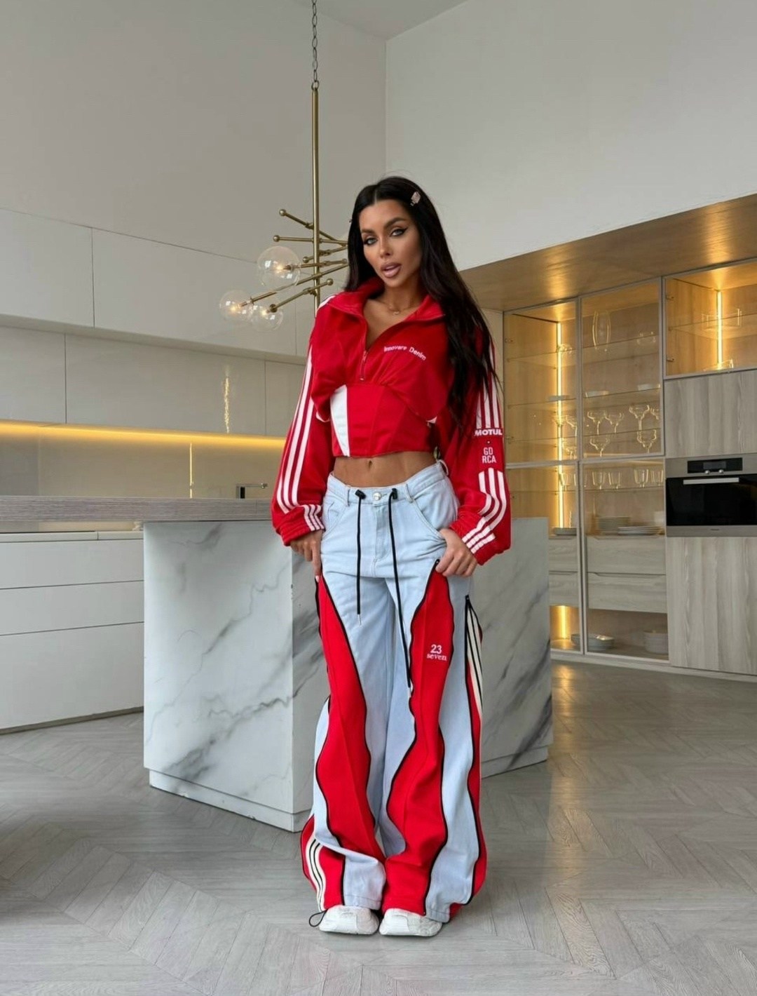 костюм спортивный женский,danielle cathari adidas,спортивная одежда для женщин,спортивки женские,стильные спортивные костюмы