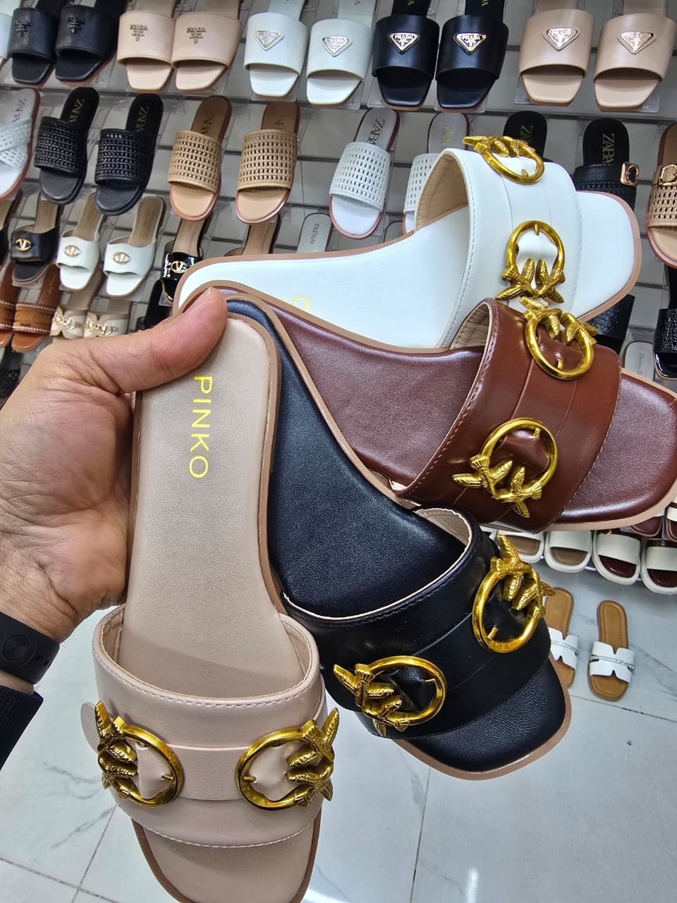 ,женские шлепанцы,обуви,модные шлепанцы,женские сандалии