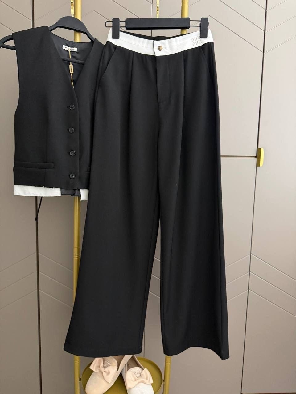 стильные костюмы,брючный костюм,жилет классический,жилет классический костюмный укороченный,брючный костюм черный