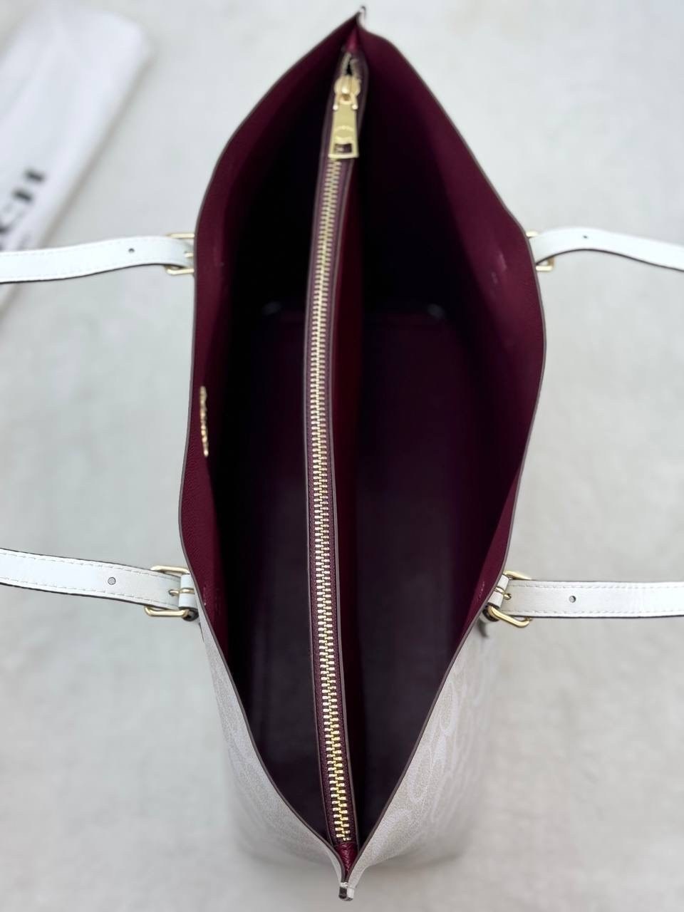 сумка coach,женская сумка coach,coach city zip tote white,брендовая сумка coach,сумка coach шоппер на плечо