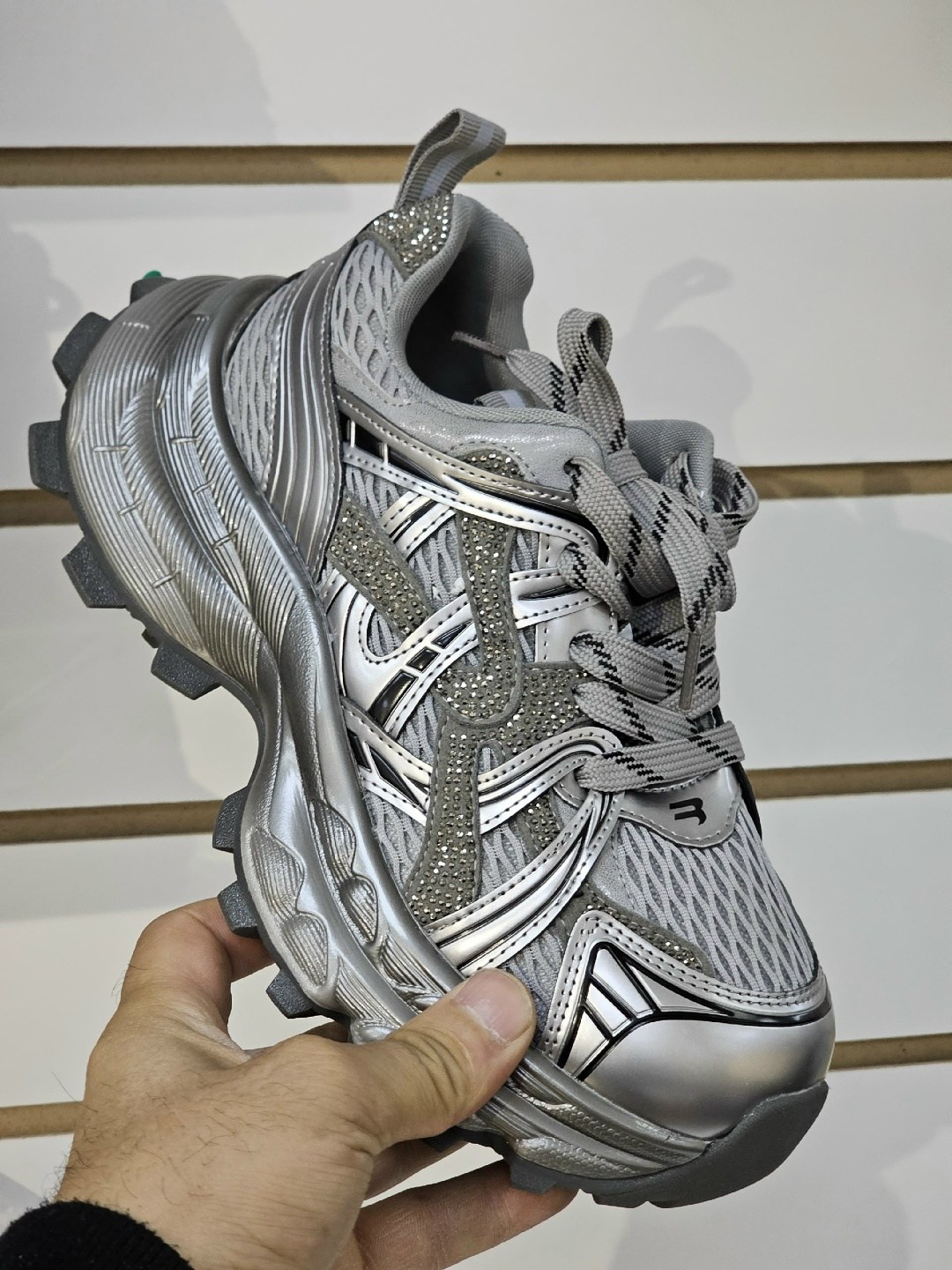 кроссовки женскиe,стильные кроссовки,кроссовки asics,,брендовые кроссовки