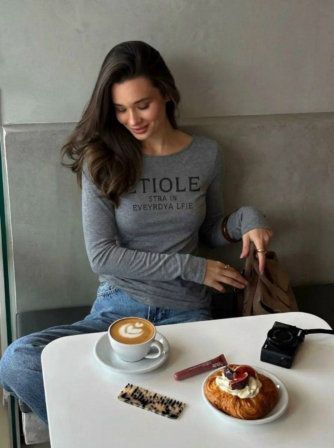 кофта женская,девушка модная,красива девушка