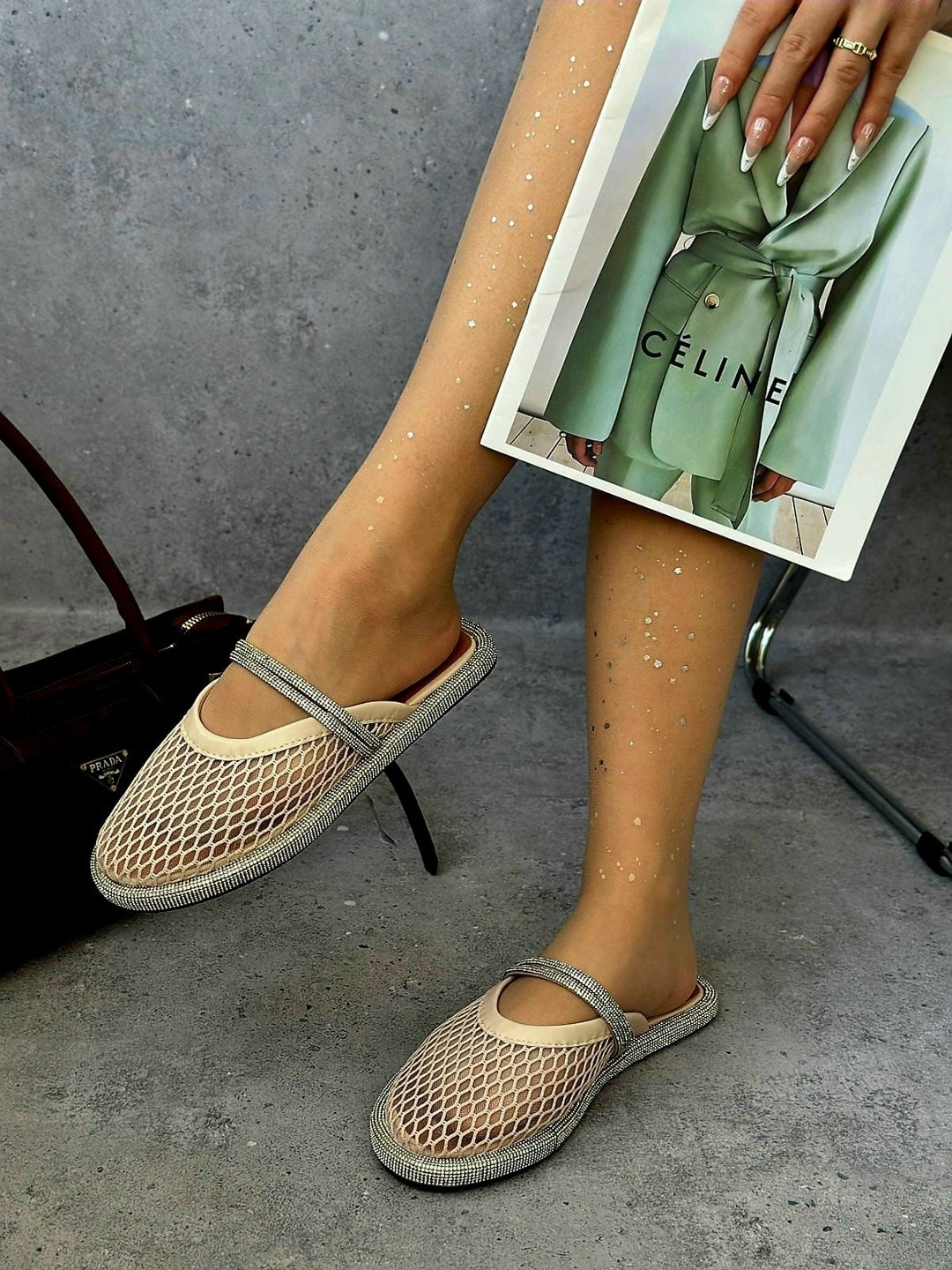 шлепанцы женские,шлепанцы со стразами,,шлепки женские,модные шлепанцы