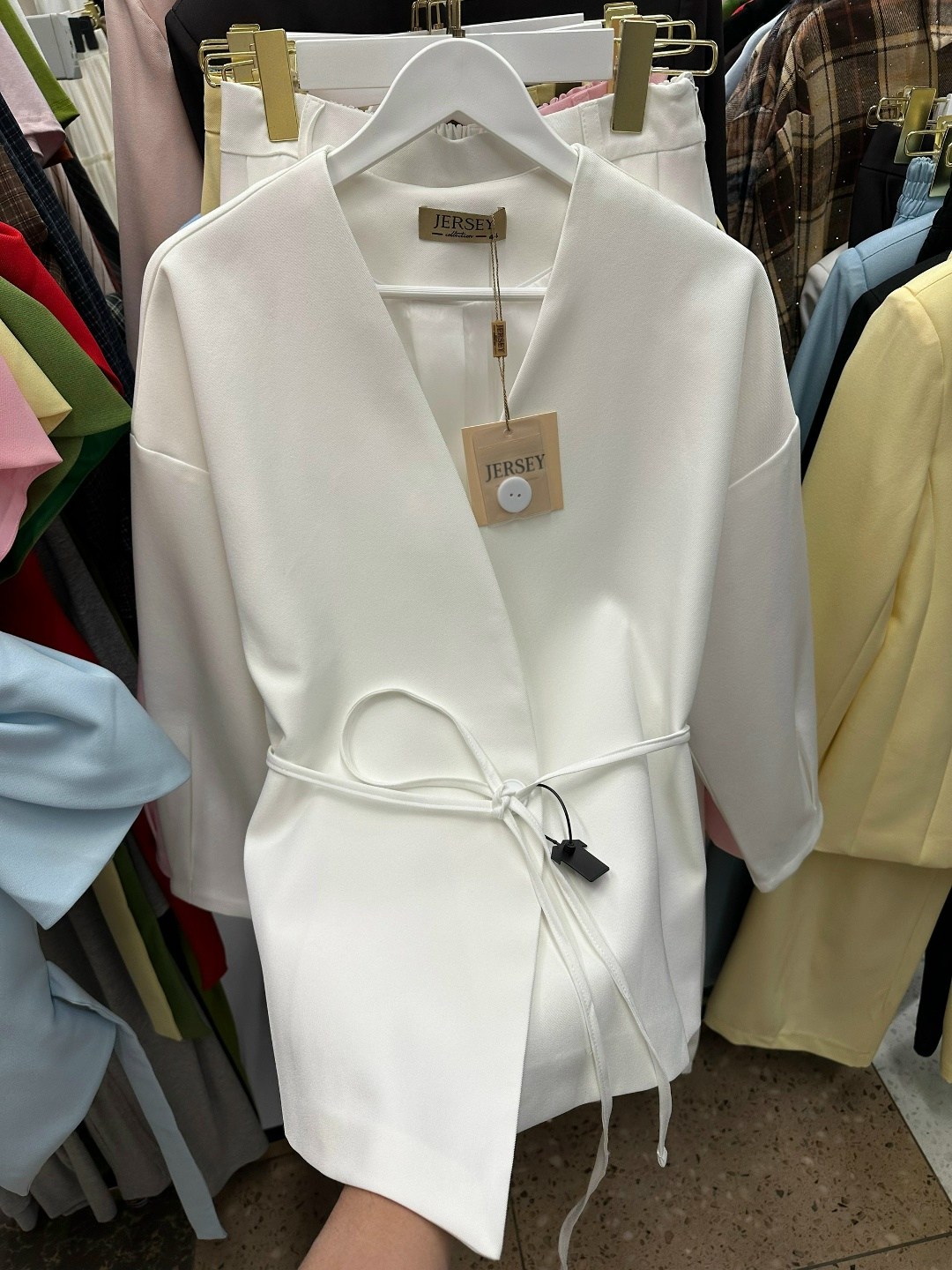 жакет,женские жакеты,женские пиджаки,жакет и брюки,жакет с поясом