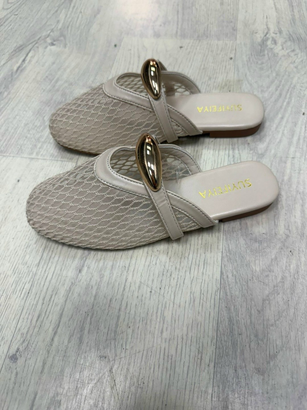 ,шлепанцы женские,модные тапочки,летние шлепанцы,шлепанцы белые