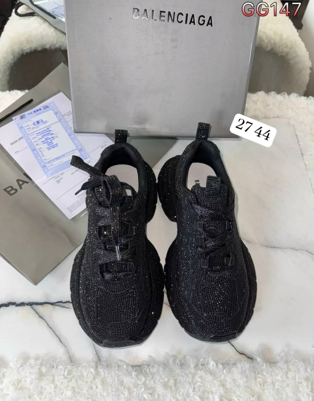 кроссовки balenciaga со стразами elkami цвет черный,кроссовки balenciaga со стразами,кроссовки женские со стразами,кроссовки balenciaga женские,кроссовки замш