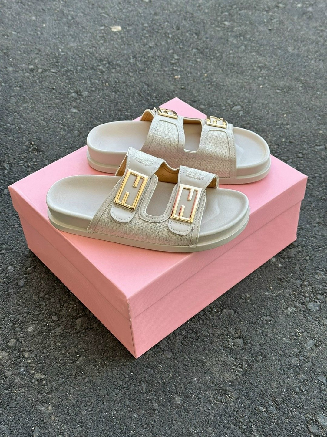 женские шлепанцы,шлепки фенди,сандалии,шлепанцы fendi,тапочки fendi