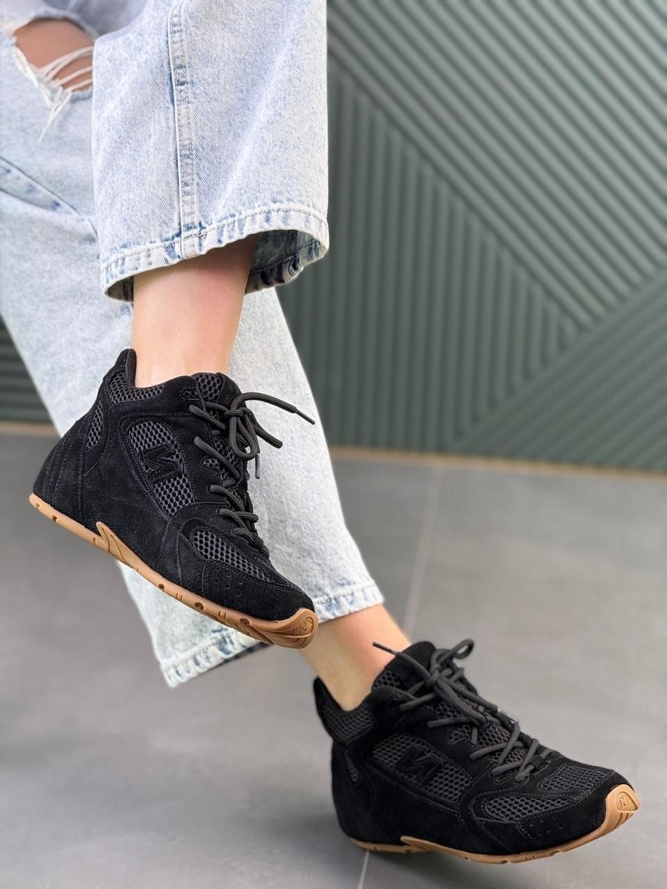 ,женские кроссовки,спортивные ботинки,замшевые кроссовки,коричневые кроссовки