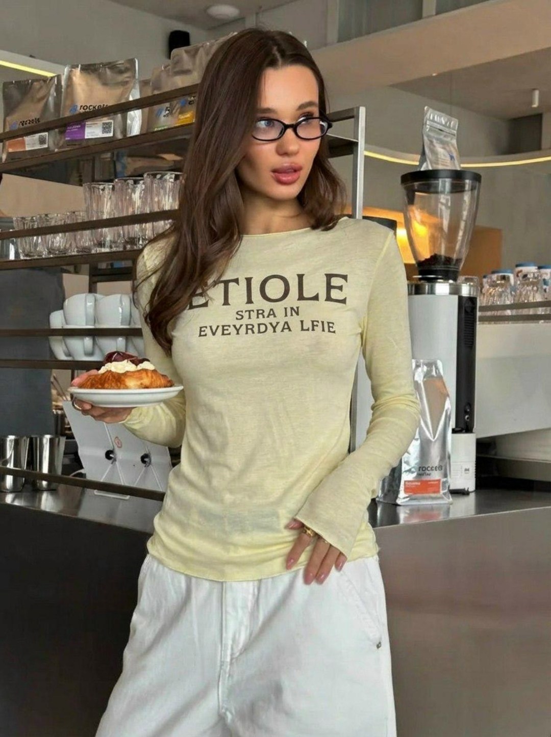 кофта женская,девушка модная,красива девушка