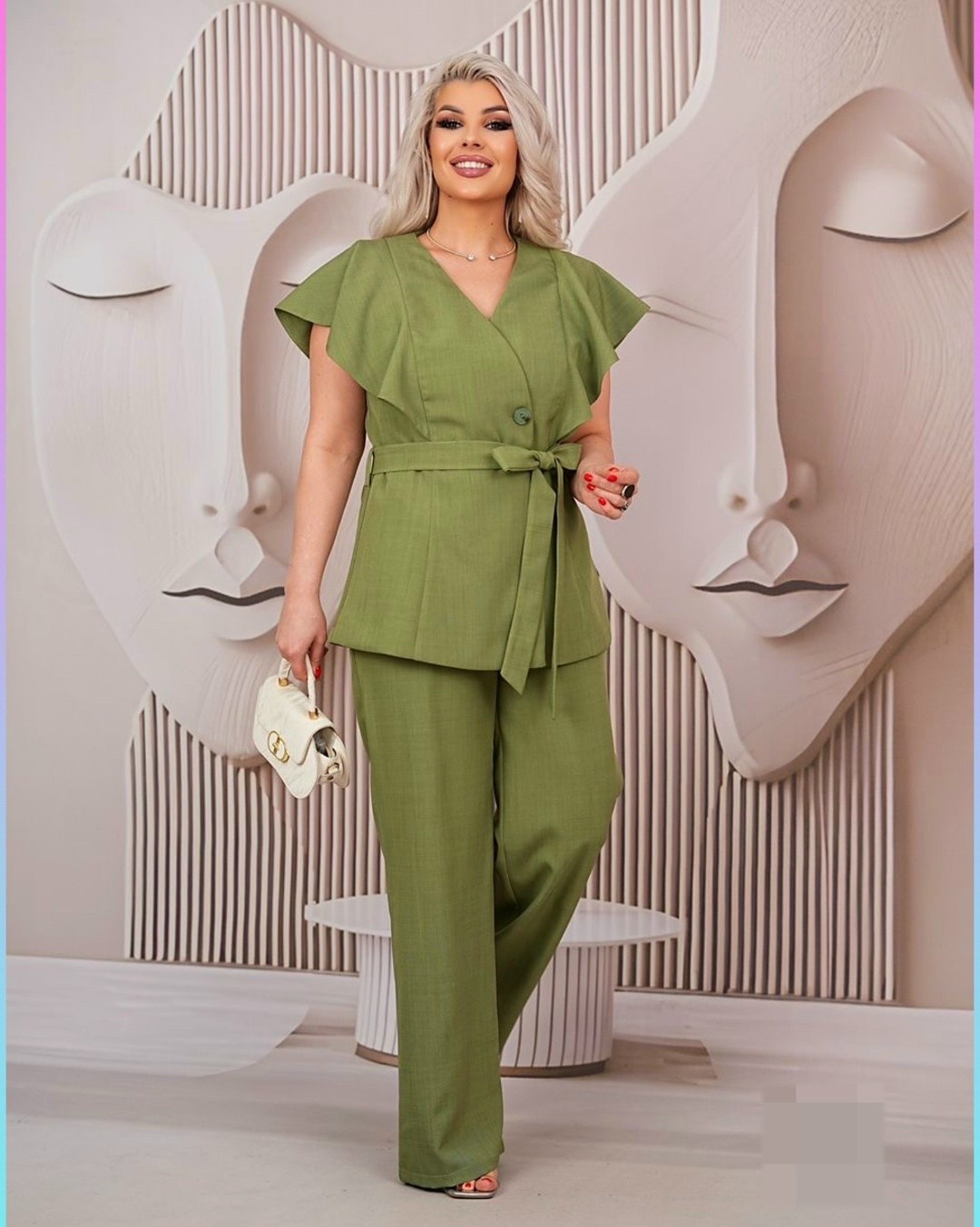 брючный костюм,брючный костюм голубой,голубой брючный костюм женский,летний брючный костюм женский,костюм женский летний брючный из легкой ткани