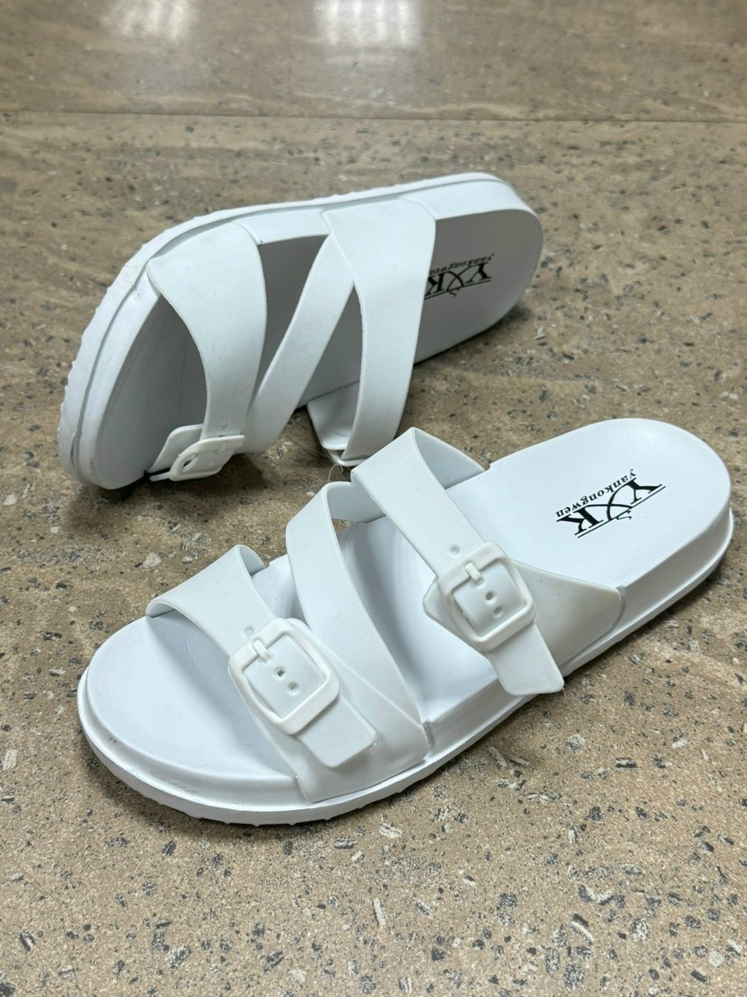 ,женские шлепанцы,шлепки женские,модные тапочки,сандалии