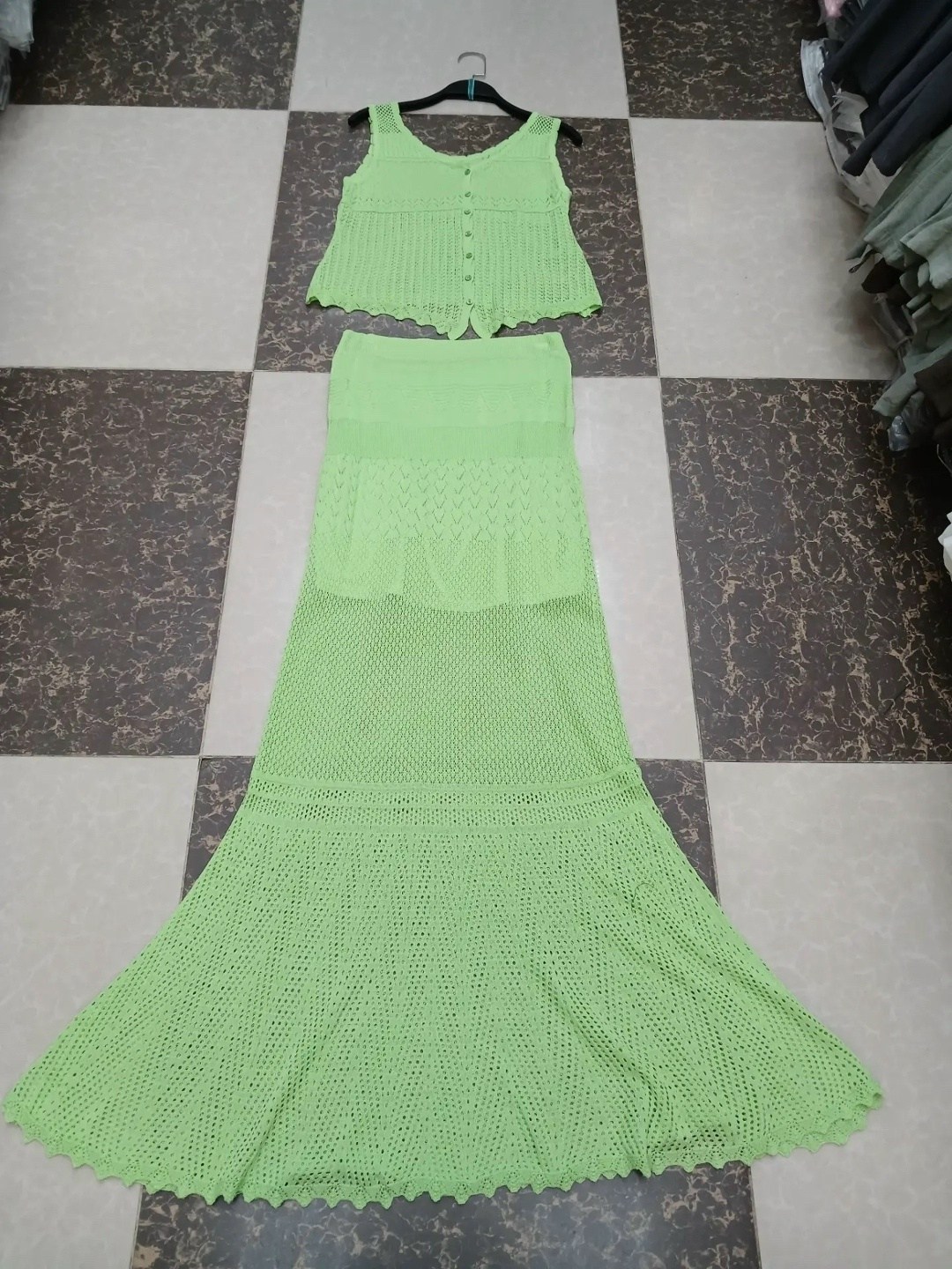 вязаное крючком платье,вязаный костюм с юбкой,вязаная юбка,трикотажные костюмы,ажурное платье