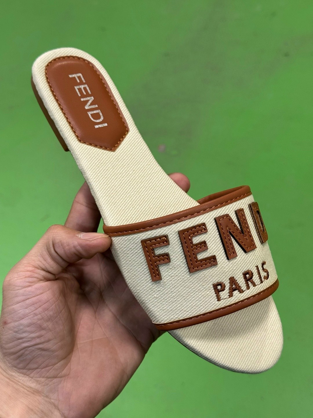 ,женские шлепанцы,модные шлепанцы,тапочки модные,джинсовые босоножки