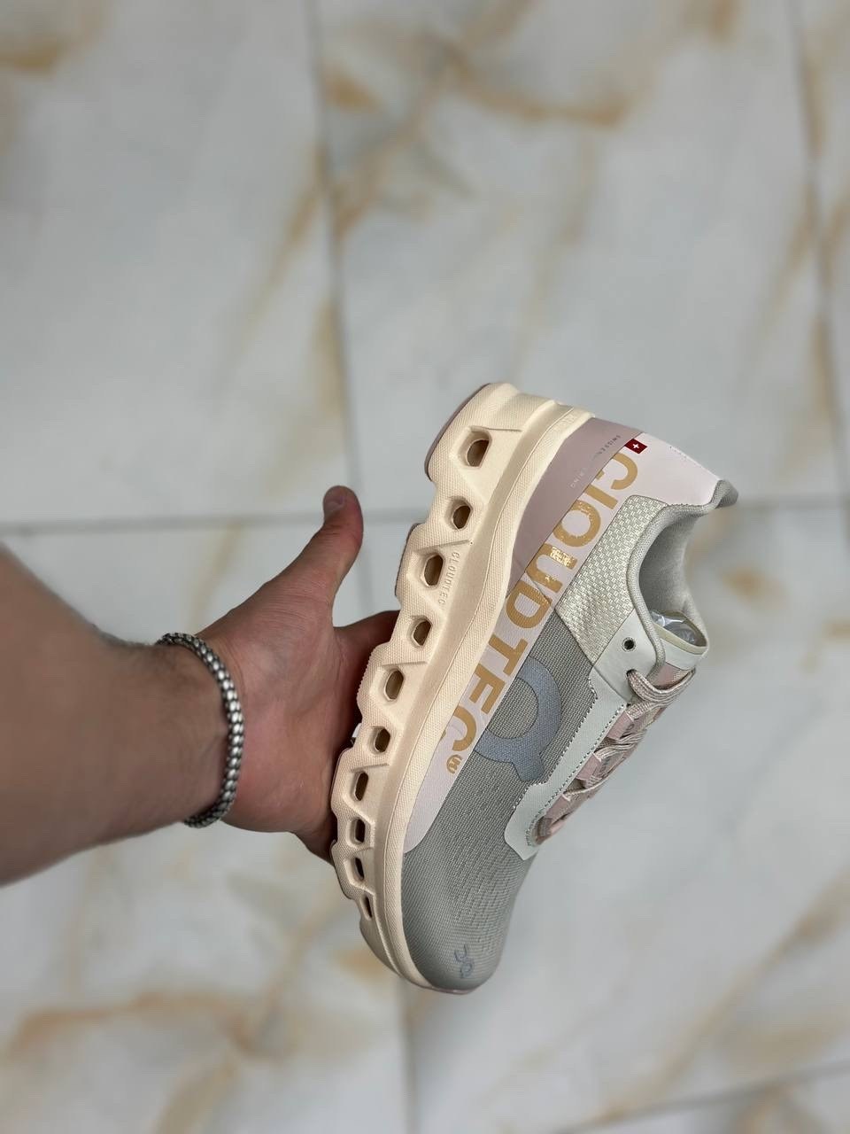 кроссовки,кроссовки женскиe,кроссовки on cloudmonster,оригинальные кроссовки, мужская кроссовки