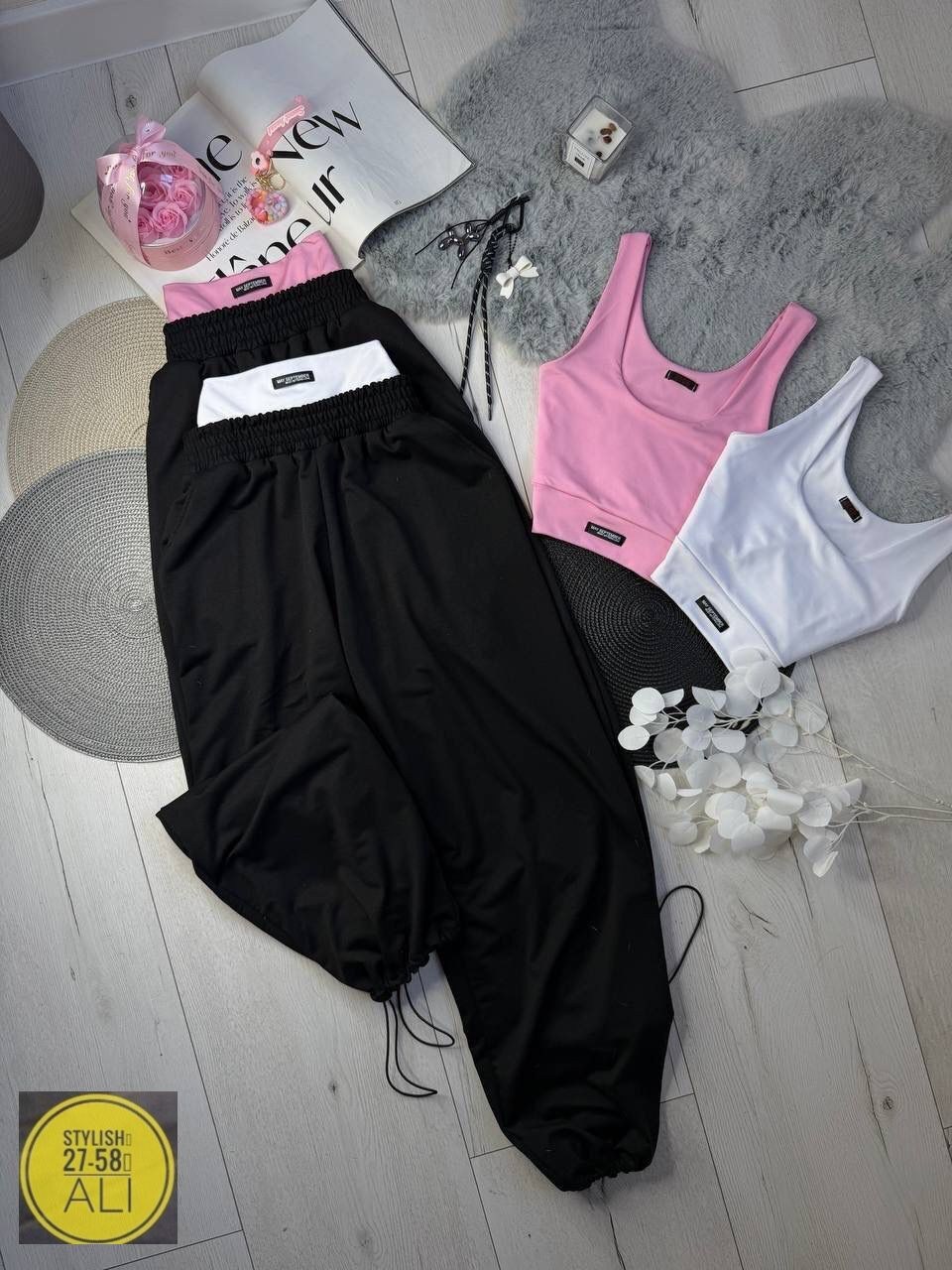 ,одежда ,женские костюмы,сумочка