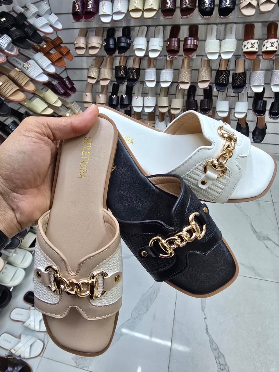 ,женские шлепанцы,обуви,модные шлепанцы,женские сандалии