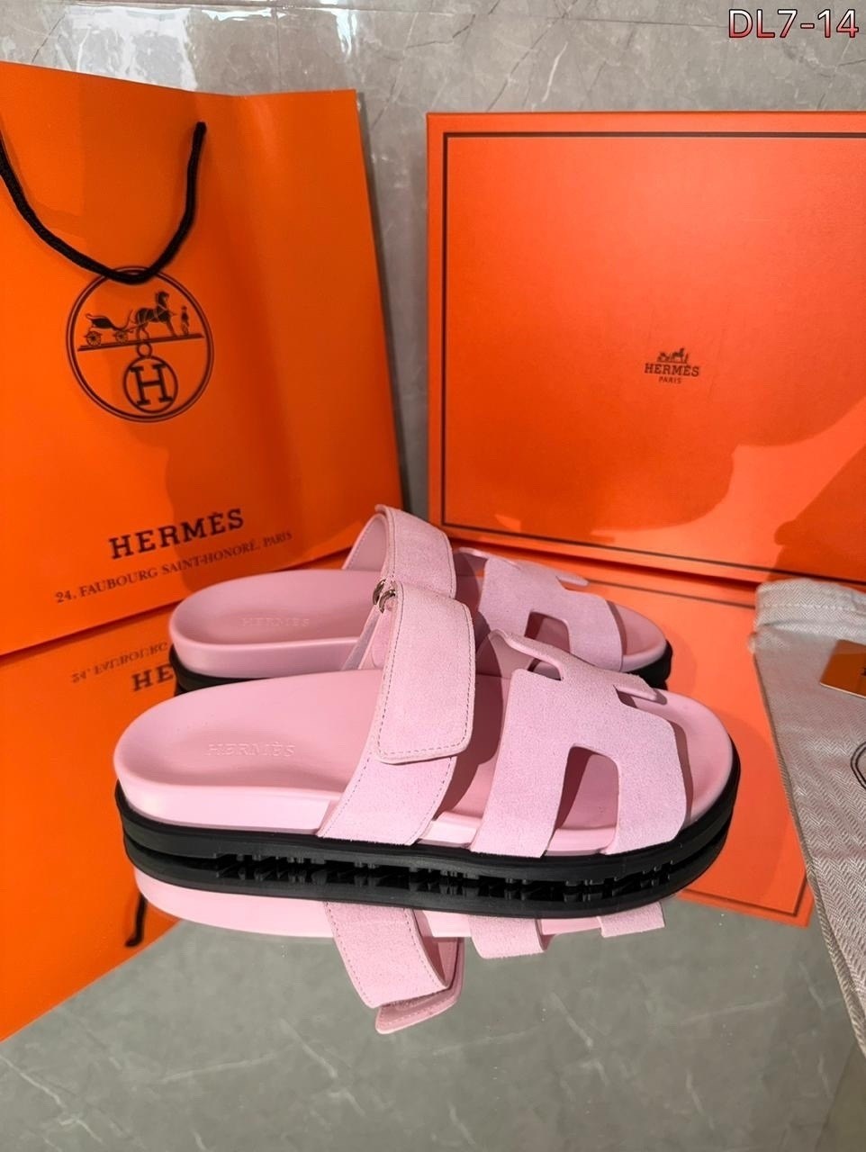 шлепки эрмес,hermes босоножки,тапки гермес женские,шлепки гермес женские 2026,шлепанцы женские