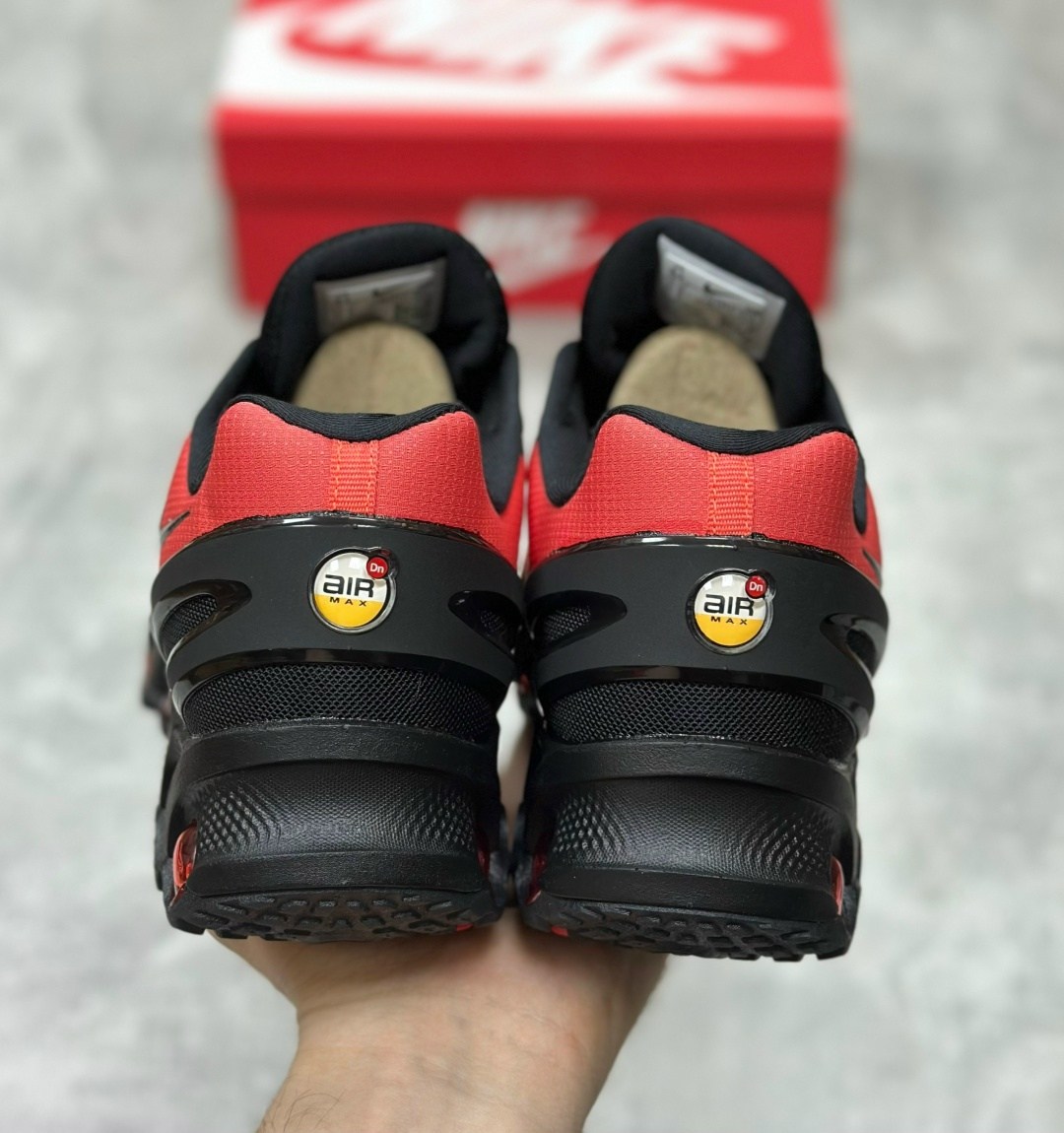 кроссовки,спортивная ,красные кроссовки nike air max dn8 bred,кроссовки nike air max dn,кроссовки nike air max dn8 gs 'black bright crimson'