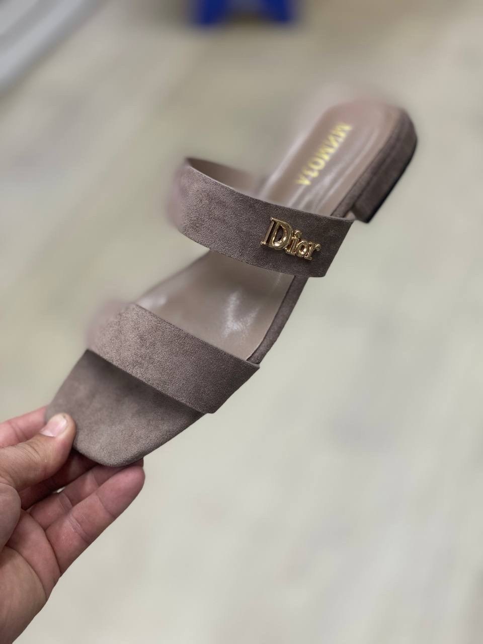 шлепки кристиан диор женские,шлепанцы женские,шлепанцы кристиан диор,шлепки диор,шлепки модные