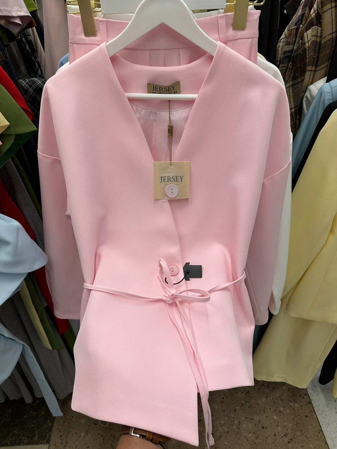 жакет,женские жакеты,женские пиджаки,жакет и брюки,жакет с поясом