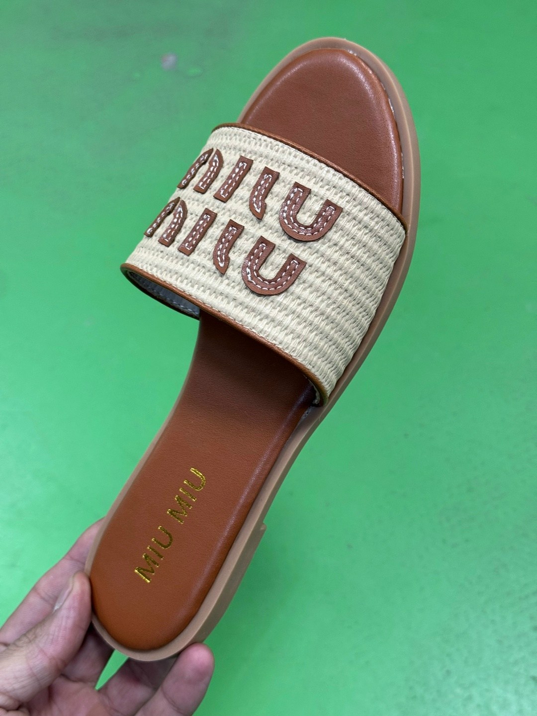 ,женские шлепанцы,модные шлепанцы,тапочки модные,джинсовые босоножки