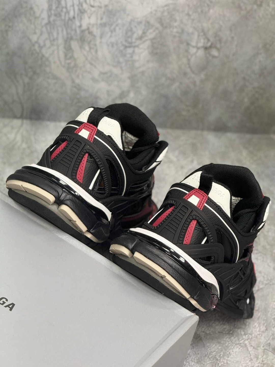 кроссовки balenciaga track 2.0 "black/red/white",кроссовки balenciaga track 2,кроссовки balenciaga,balenciaga track 2 black red,кроссовки balenciaga track trainer black red черный