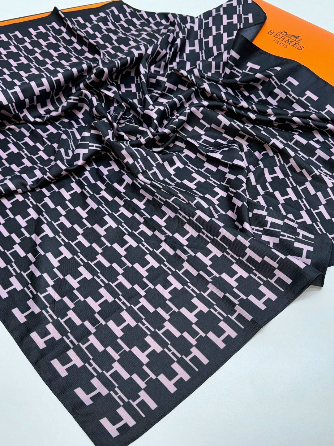 брендовый платок,платки шелковые,платки шарф,брендовые платки,палантин женские