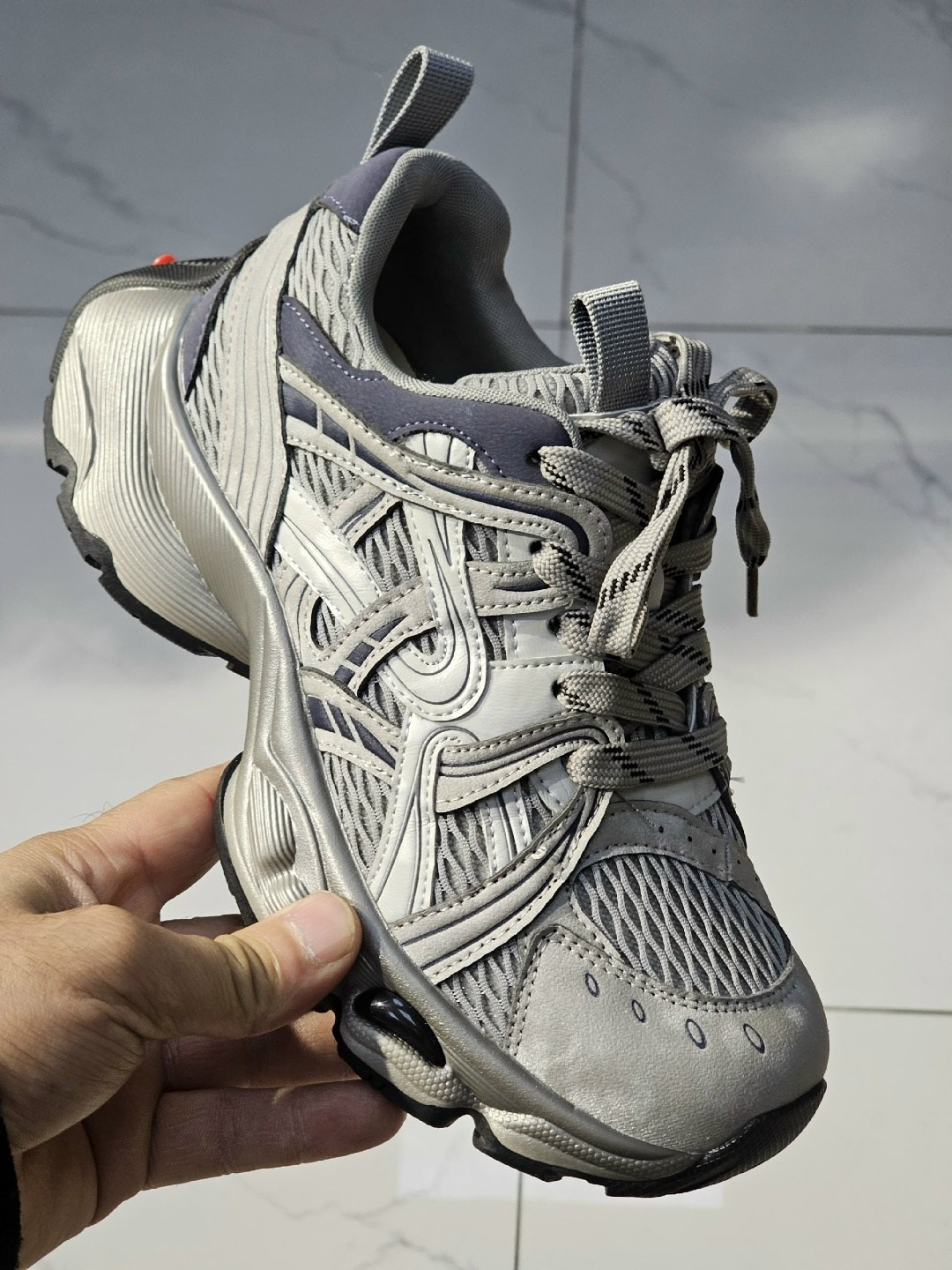 кроссовки женскиe,стильные кроссовки,кроссовки asics,,брендовые кроссовки