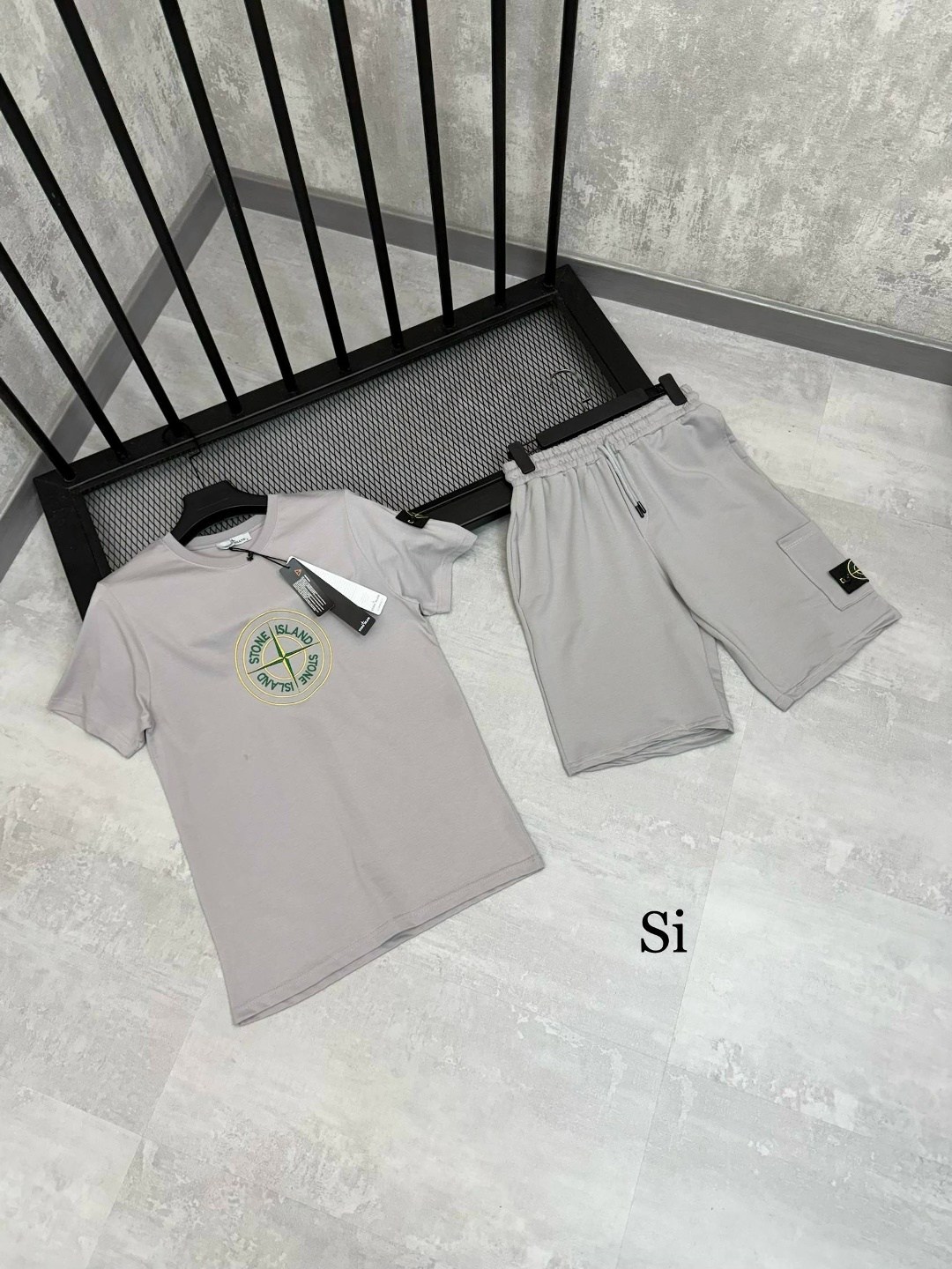 спортивный костюм stone island,шорты stone island,комплект одежды stone island,костюм шортами