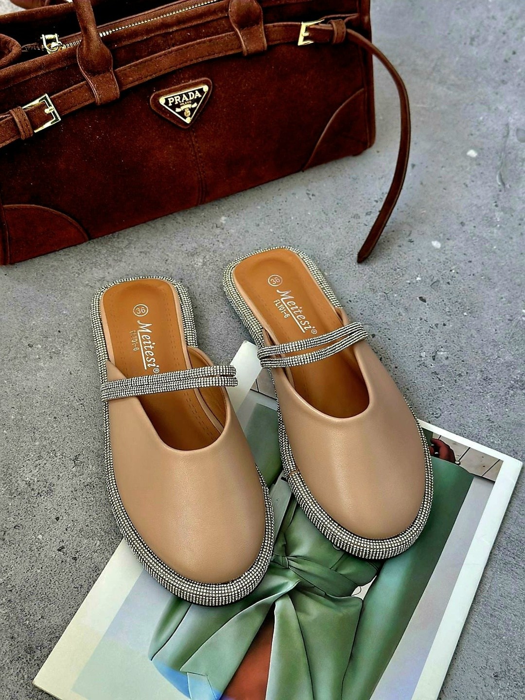 шлепанцы женские,шлепанцы со стразами,,шлепки женские,модные шлепанцы