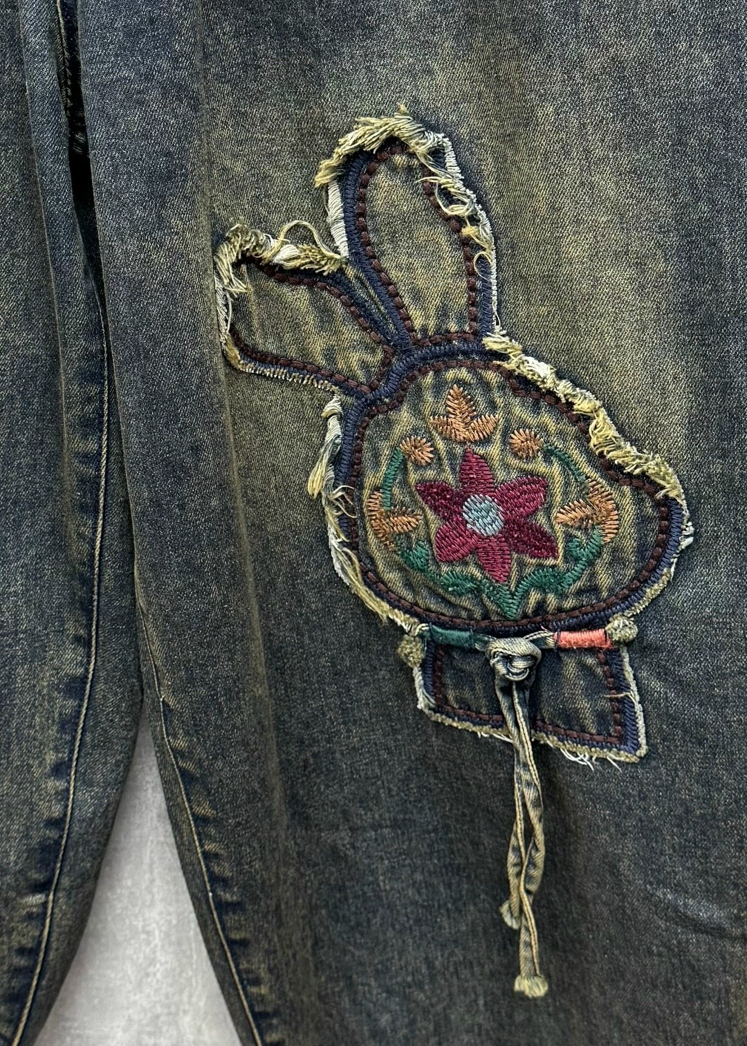 женские джинсы,джинсовые брюки,брюки джинсы,джинсы с вышивкой,свободные джинсы