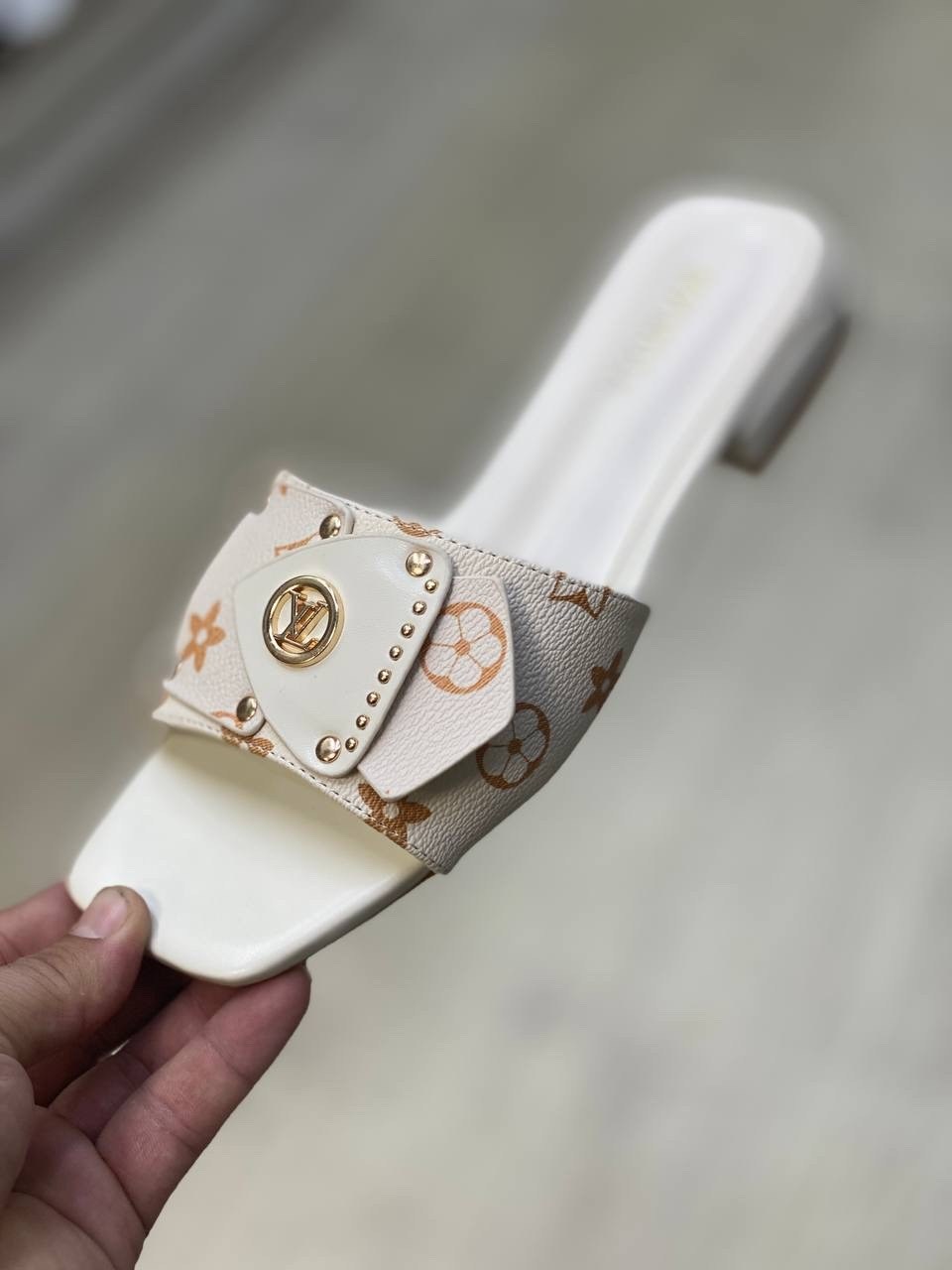 шлепанцы женские луи виттон,,шлепанцы louis vuitton,шлепанцы женские louis vuitton,женские шлепанцы