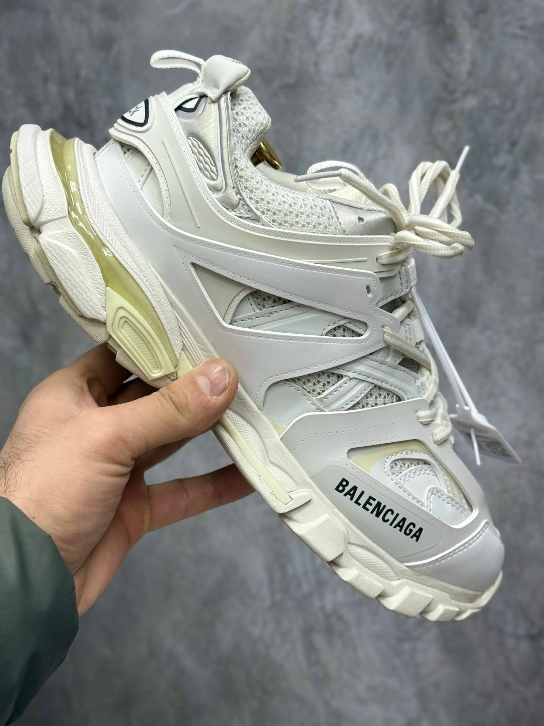 кроссовки balenciaga track,кроссовки balenciaga,кроссовки баленсиага трипл с,кроссовки баленсиага трек белые,кроссовки track trainers 3.0 balenciaga