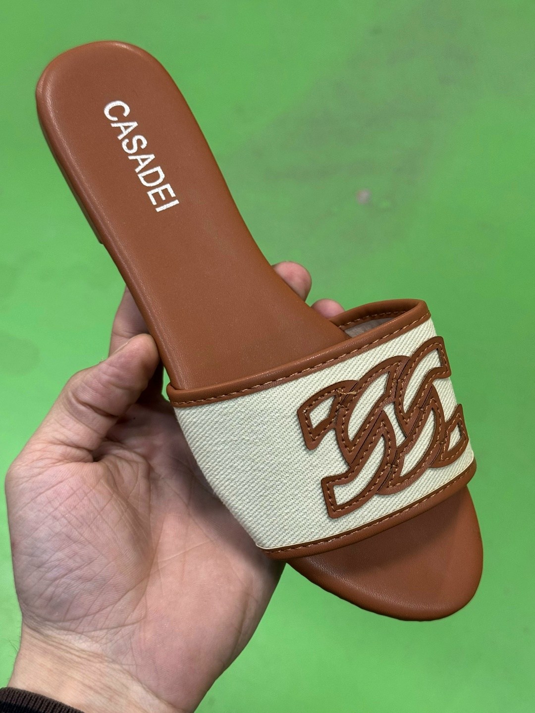 ,женские шлепанцы,модные шлепанцы,тапочки модные,джинсовые босоножки